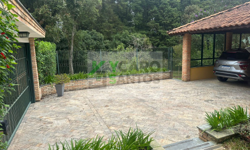 Condomínio Los Alamos - 03 dorm 1.660 m²