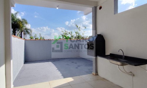 Sobrado em Cotia - 04 dormitórios